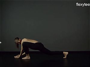 FlexyTeens - Zina flashes limber naked figure